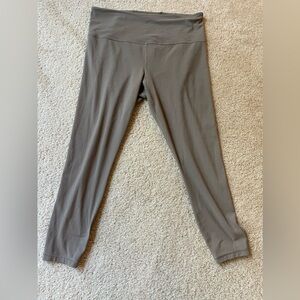 Athleta salutation leggings